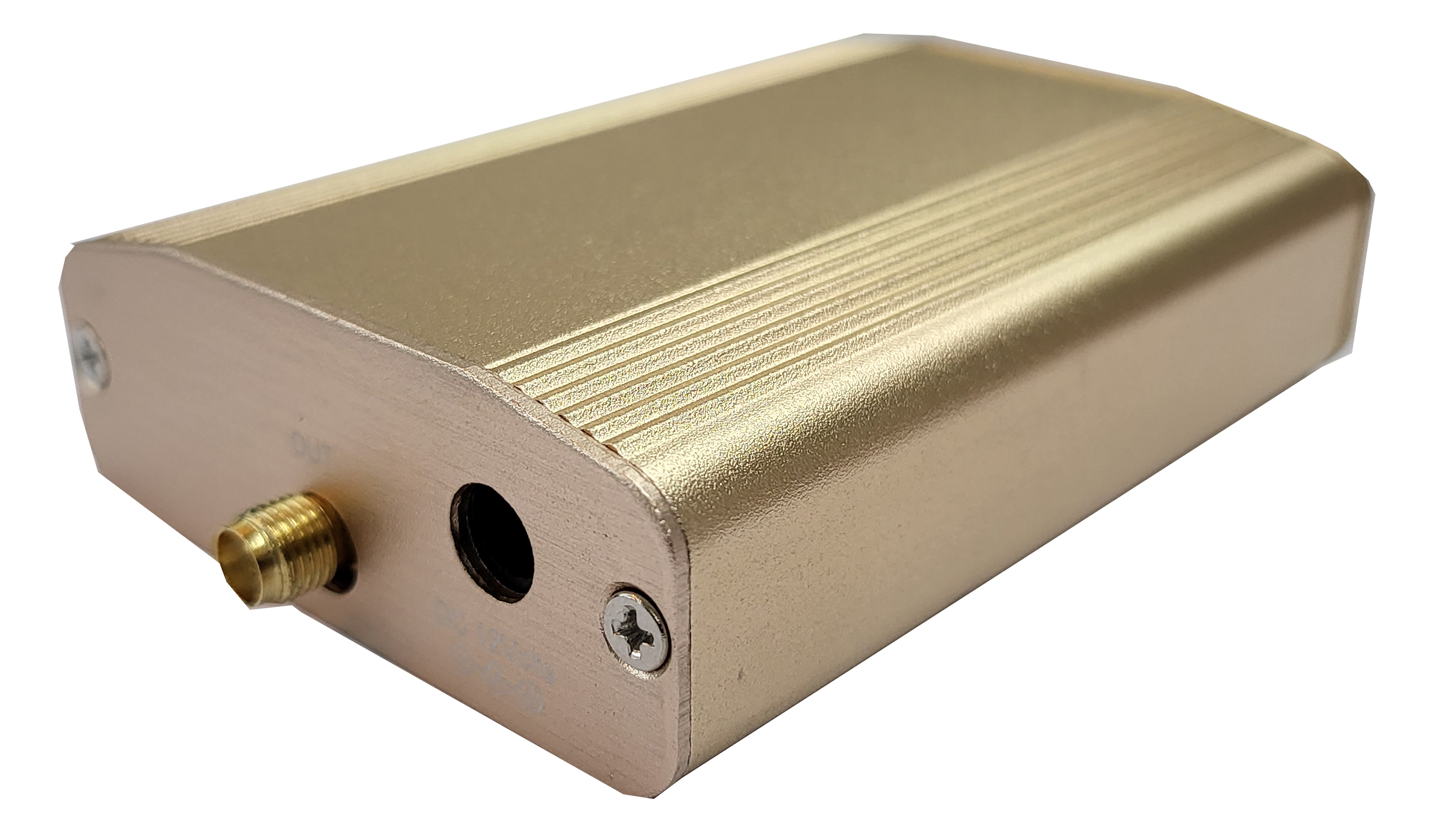 고주파 30MHz~2700MHz 주파수 밴드의 고주파 신호를 약 40dB 증폭해 주는 저잡음 고주파 증폭기